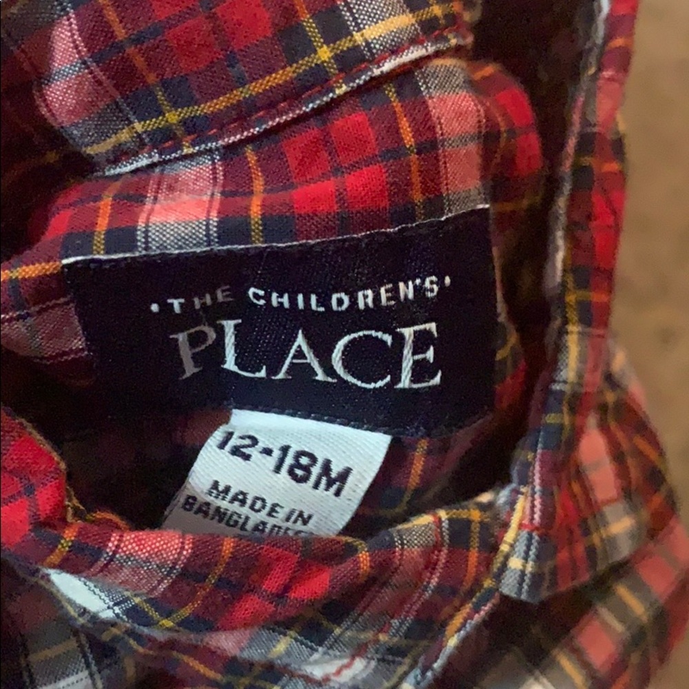 3 button ups - Picture 3 of 5